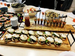 עמדת אוכל לאירועים